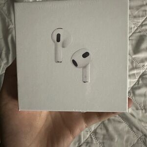 Apple Wireless Earbuds in White